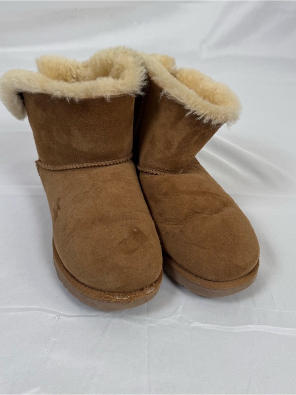 UGG Australia Classic Short Chestnut Sheepskin Boots Women’s Cozy Winter